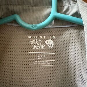 Mountain Hardwear Light Gray Jacket